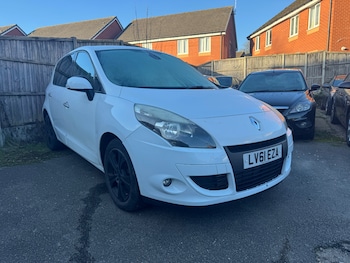 2011 (61) - 1.5 dCi 110 Dynamique TomTom 5dr EDC