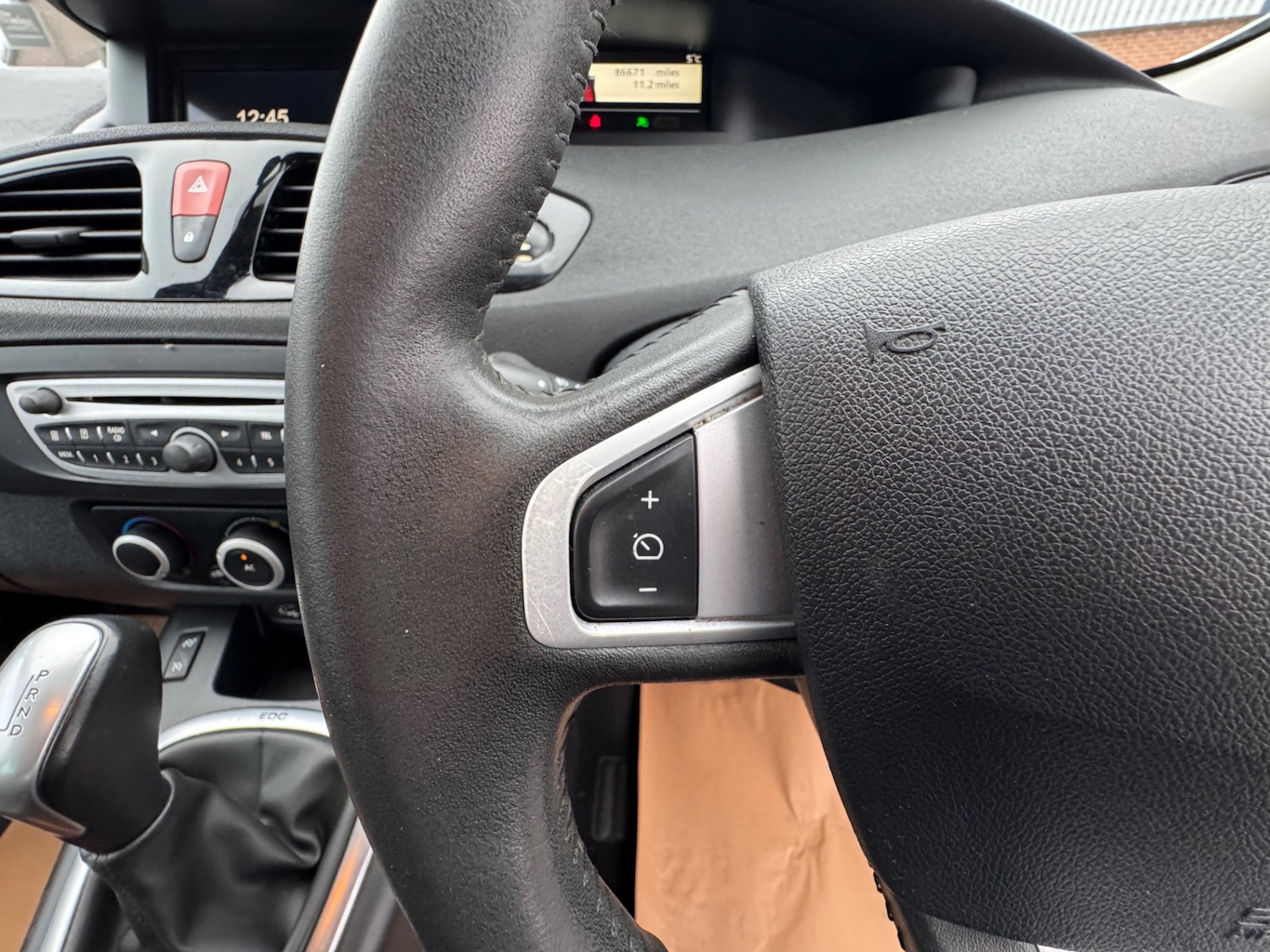 Used Renault Scenic 2011 for sale - 77053138: Photo 20