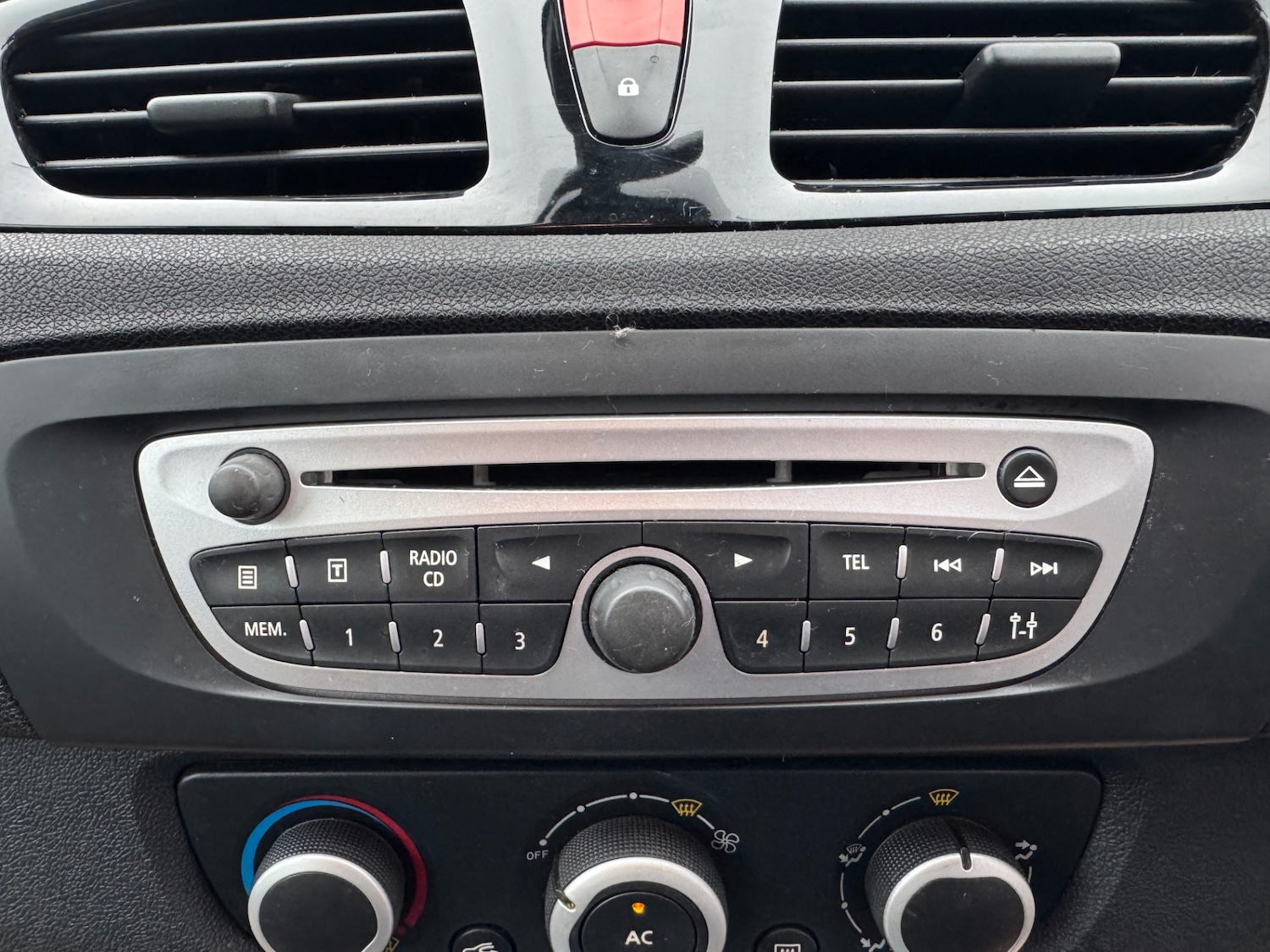 Used Renault Scenic 2011 for sale - 77053138: Photo 25