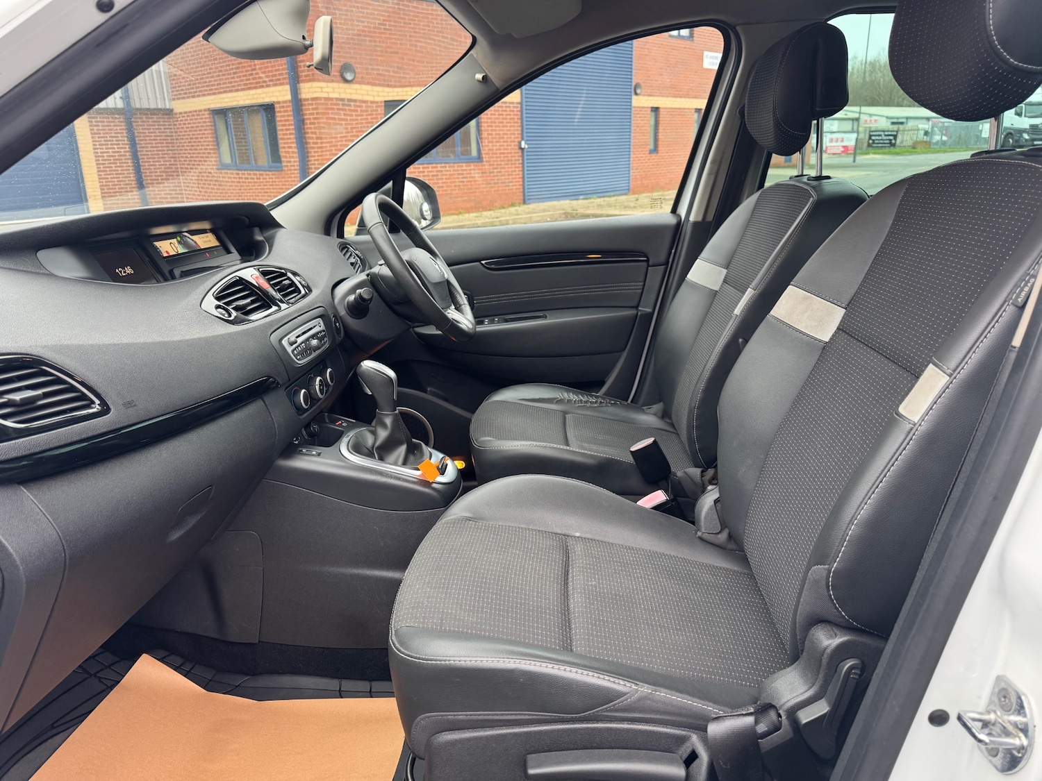 Used Renault Scenic 2011 for sale - 77053138: Photo 29