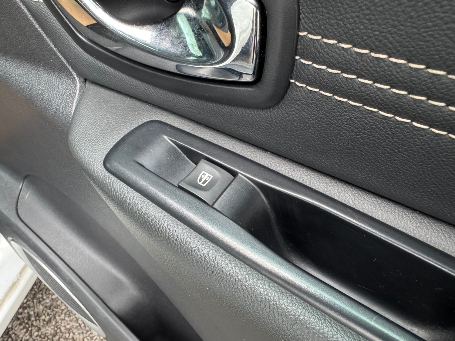 Used Renault Scenic 2011 for sale - 77053138: Photo 37