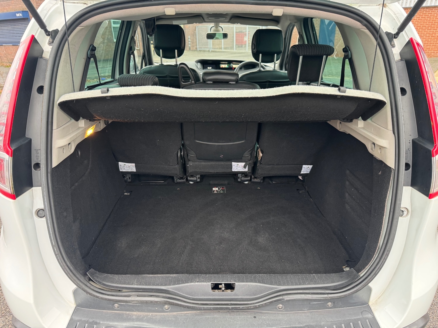 Used Renault Scenic 2011 for sale - 77053138: Photo 39