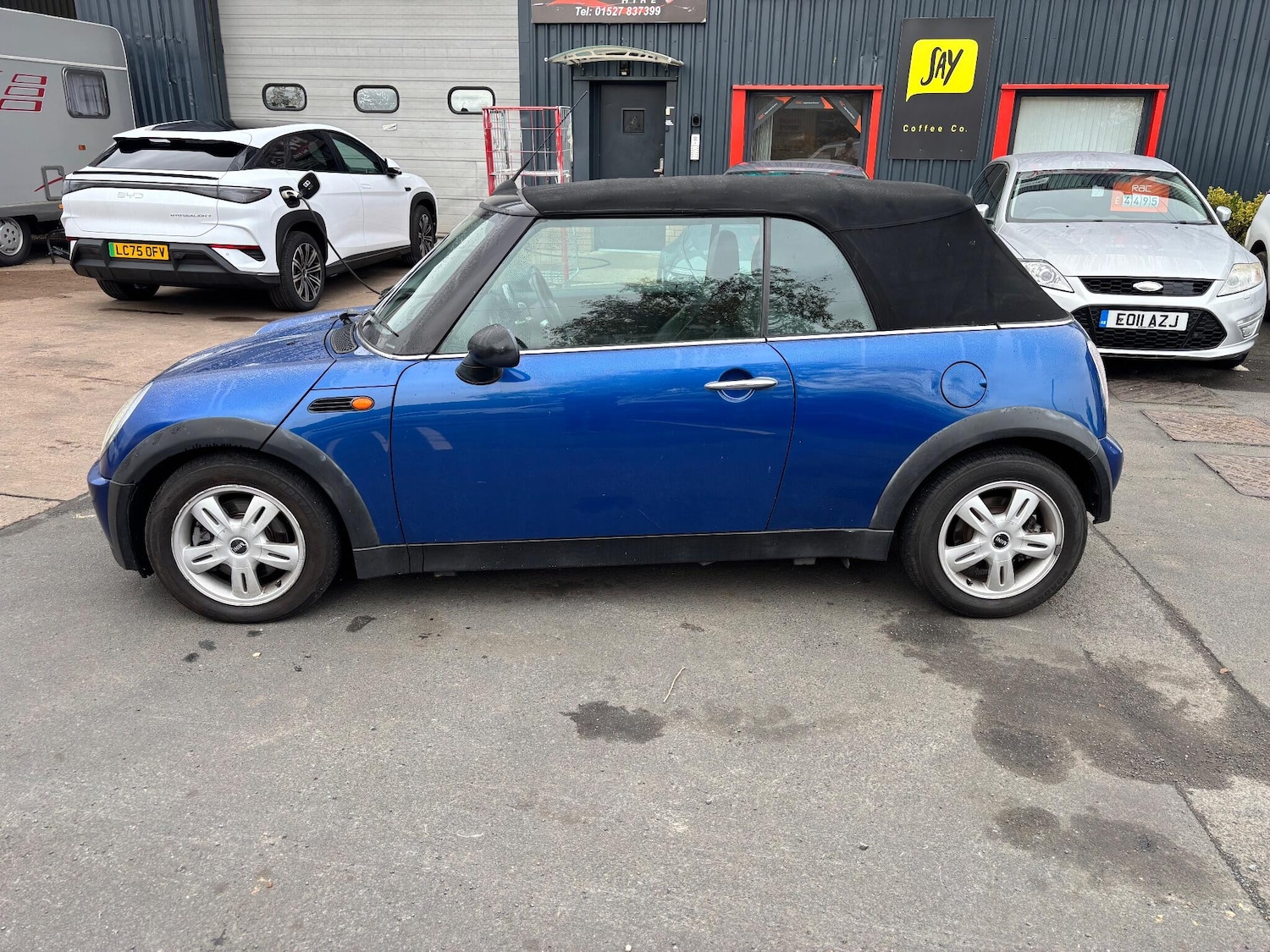 Used MINI Convertible 2008 for sale - 76423510: Photo 4