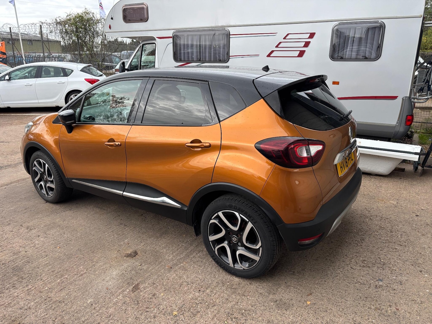 Used Renault Captur 2018 for sale - 76424444: Photo 3