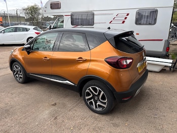 Used Renault Captur 2018 for sale - 76424444: Photo