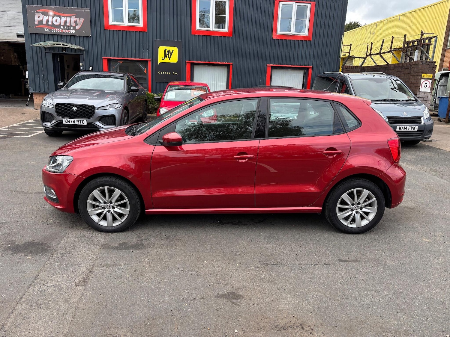 Used Volkswagen Polo 2015 for sale - 76371463: Photo 4