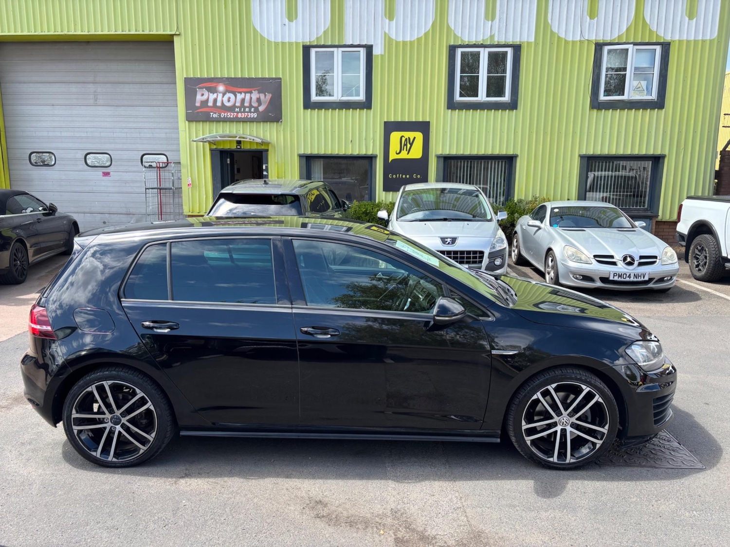 Used Volkswagen Golf 2014 for sale - 76349296: Photo 8