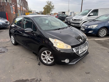 Used Peugeot 208 2012 for sale - 76499360: Photo