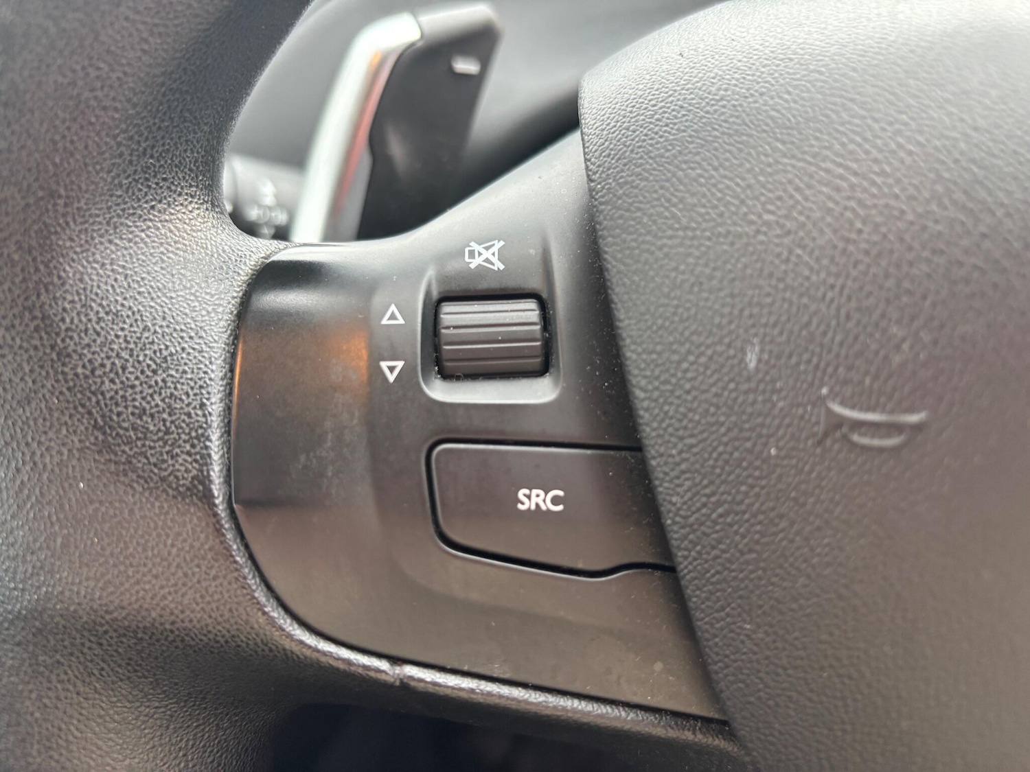 Used Peugeot 208 2012 for sale - 76499360: Photo 21