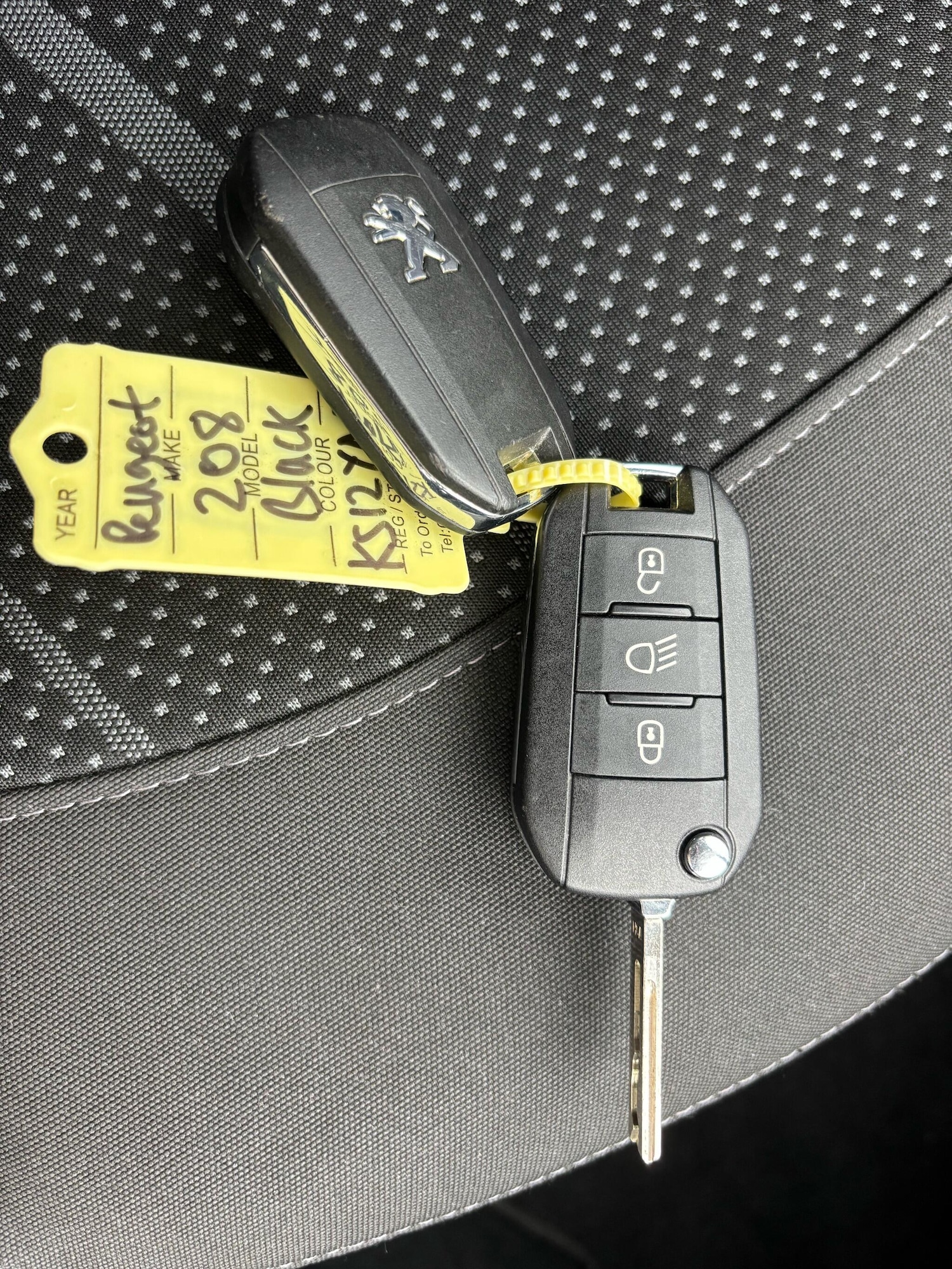 Used Peugeot 208 2012 for sale - 76499360: Photo 26