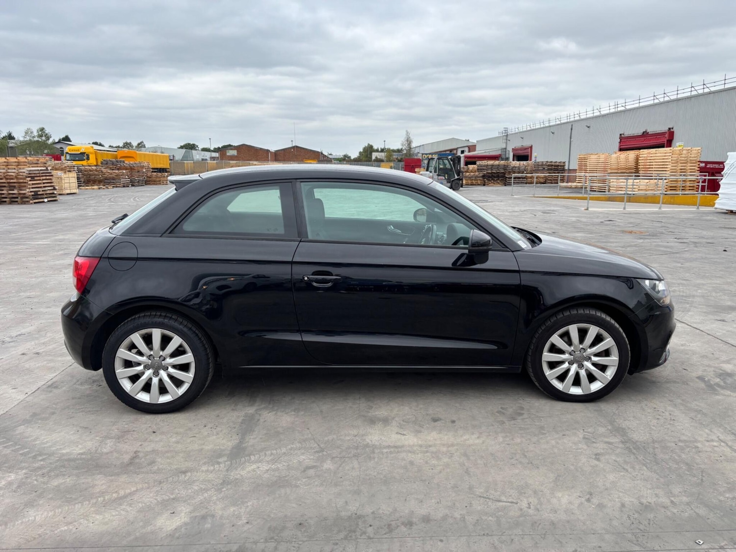 Used Audi A1 2013 for sale - 76370400: Photo 8