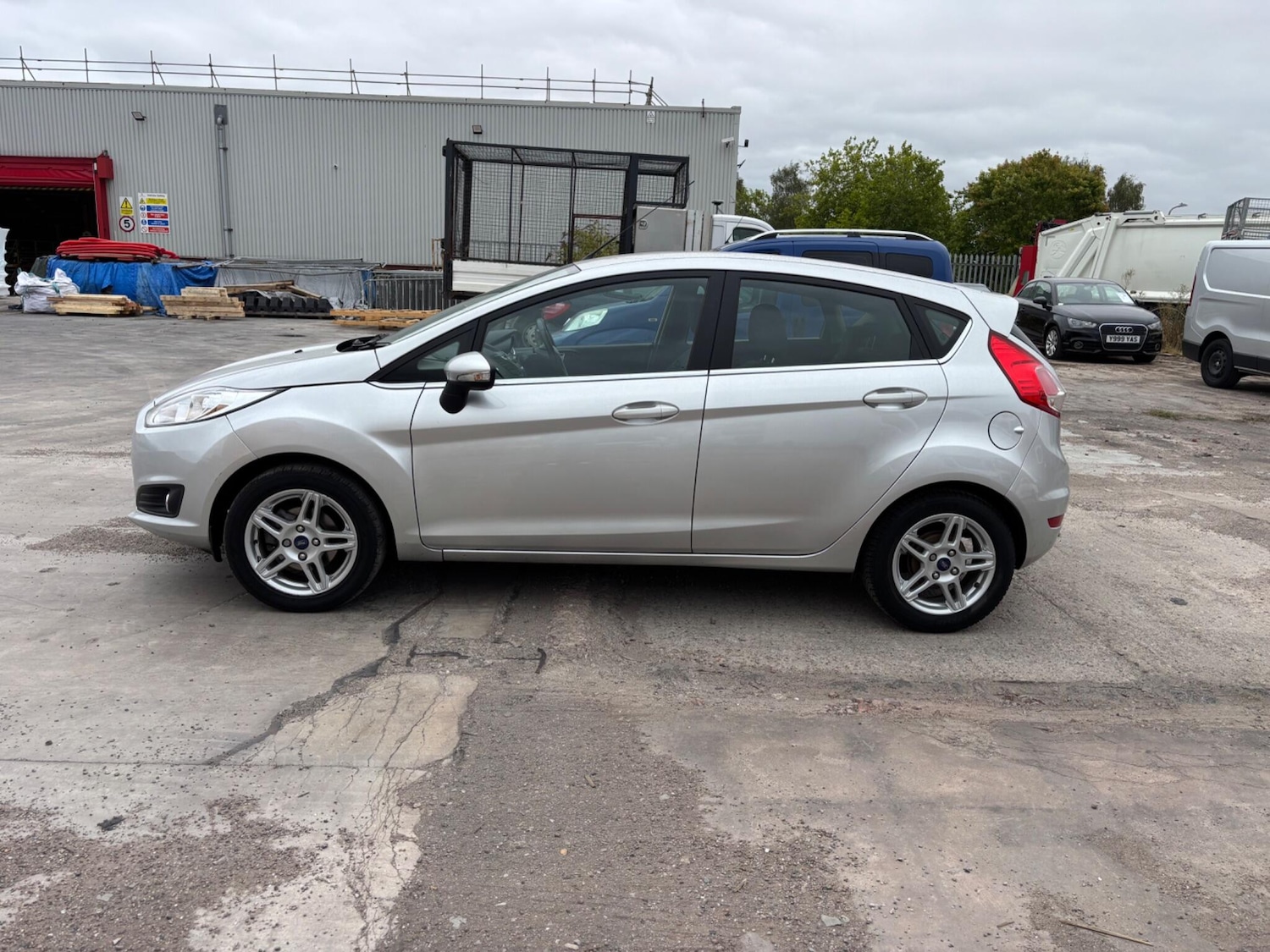 Used Ford Fiesta 2013 for sale - 76441220: Photo 4