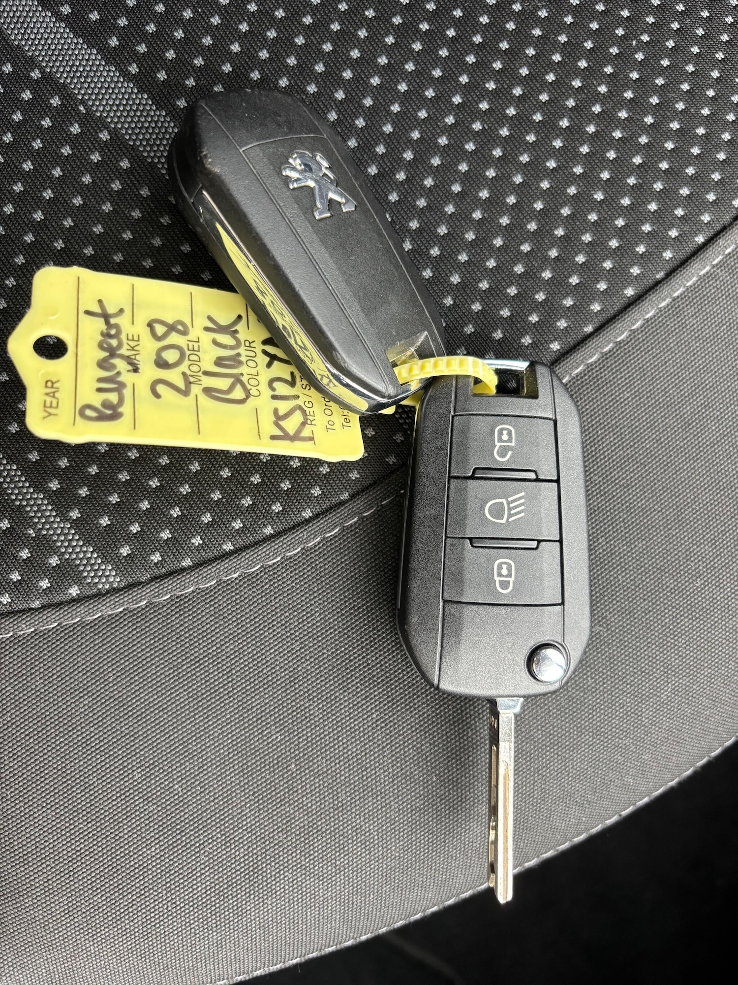 Used Peugeot 308 2014 for sale - 76485989: Photo 26