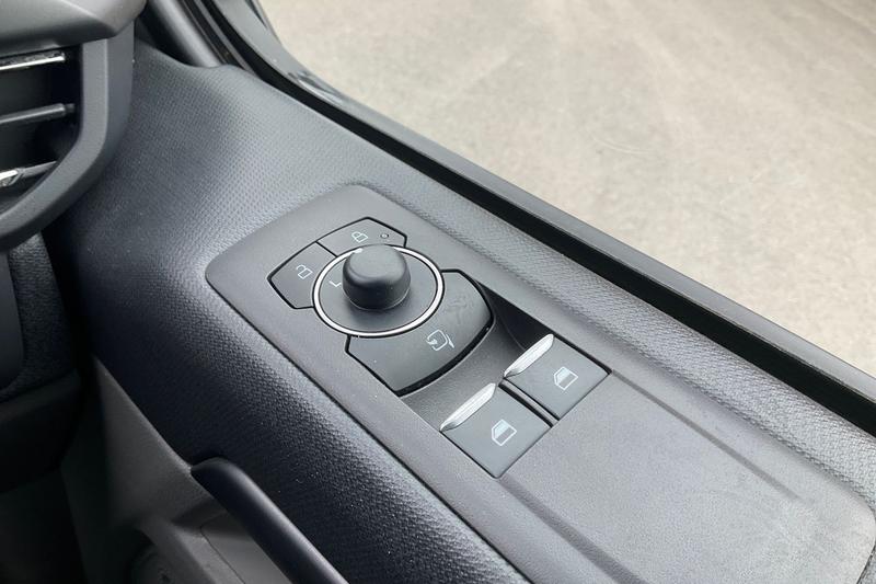 Used Ford Tourneo Custom 2025 for sale - 78206206: Photo 7