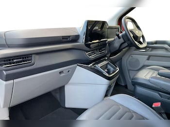 Used Ford Tourneo Custom 2024 for sale - 76819191: Photo