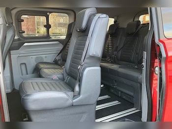 Used Ford Tourneo Custom 2024 for sale - 76819191: Photo