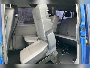 Used Volkswagen Transporter Shuttle 2020 for sale - 77033047: Photo