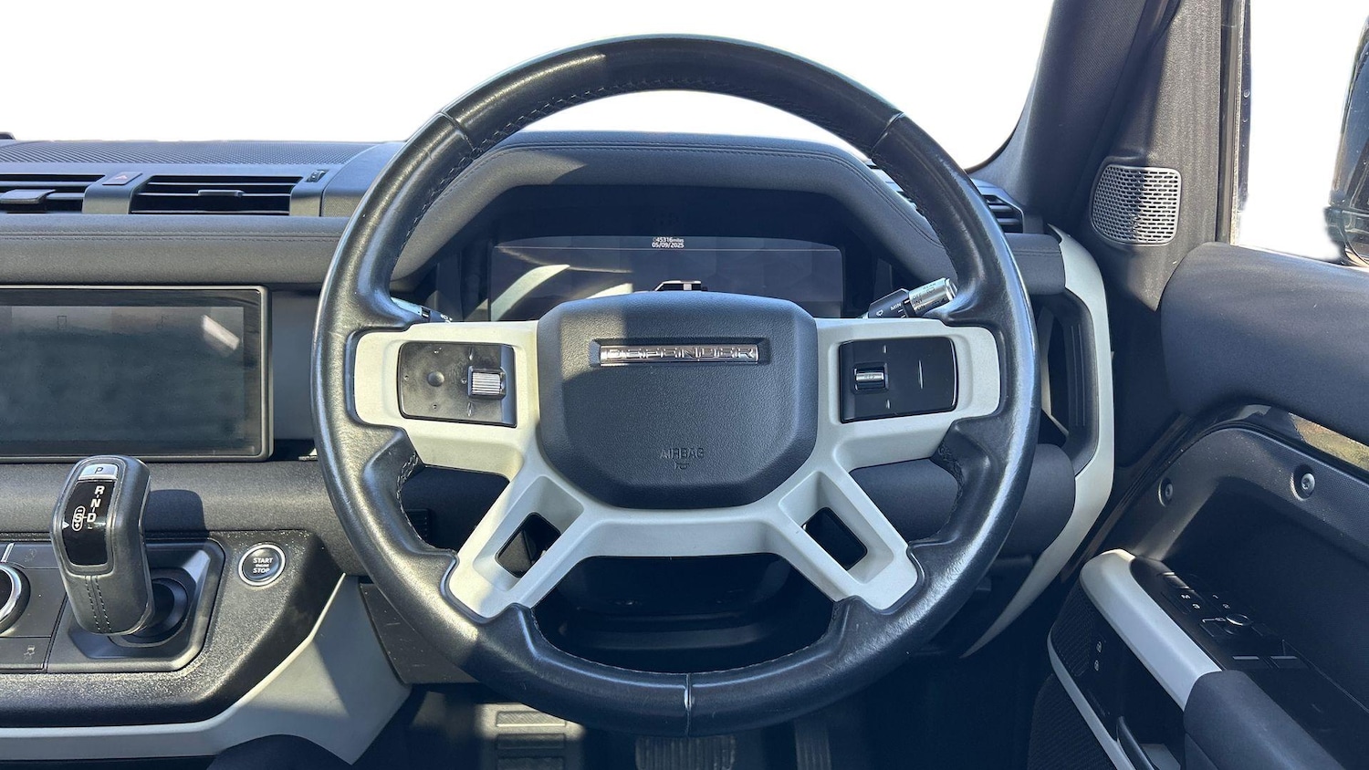 Used Land Rover Defender 2021 for sale - 76013489: Photo 15