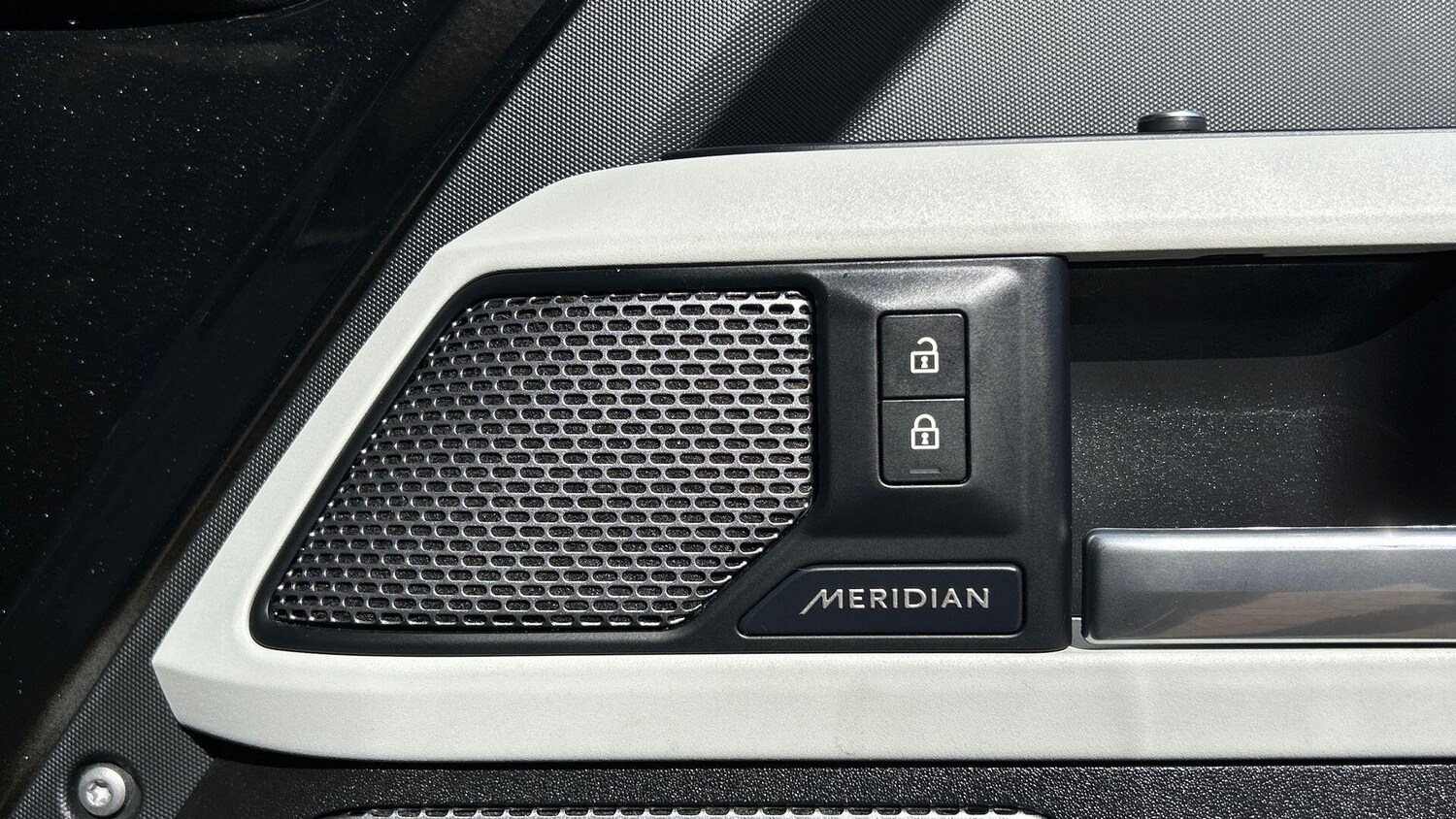Used Land Rover Defender 2021 for sale - 76013489: Photo 24