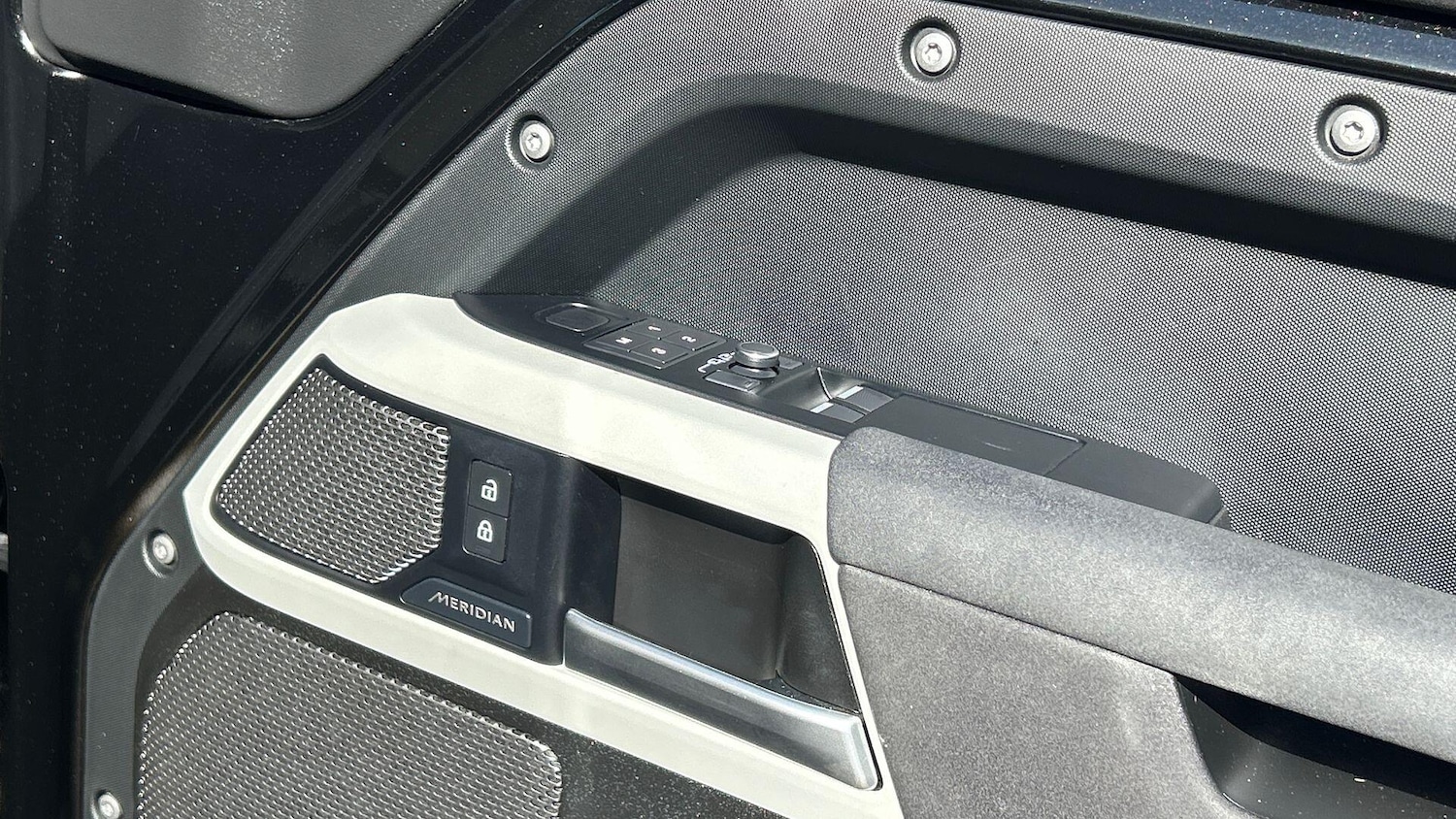 Used Land Rover Defender 2021 for sale - 76013489: Photo 25
