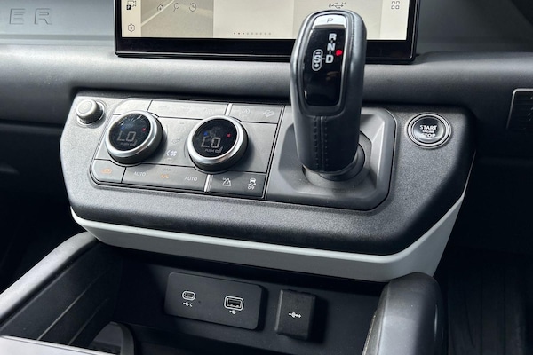 Used Land Rover Defender 110 2023 for sale - 74850180: Photo 13