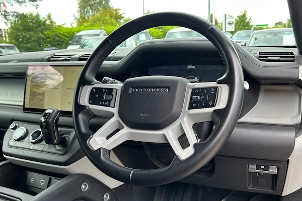Used Land Rover Defender 110 2023 for sale - 74850180: Photo 15