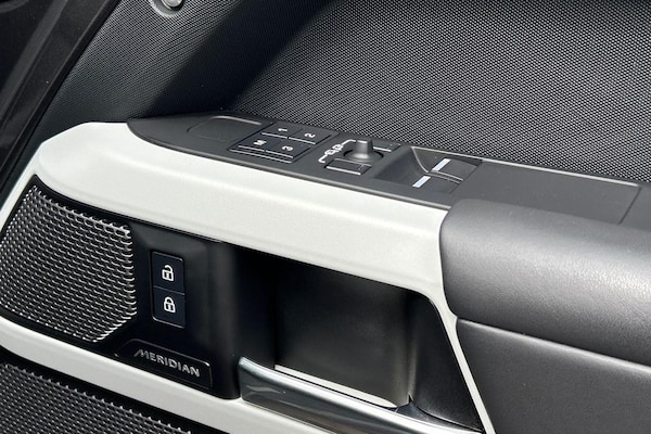 Used Land Rover Defender 110 2023 for sale - 74850180: Photo 25