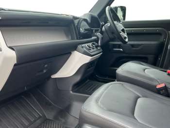 Used Land Rover Defender 110 2024 for sale - 75402056: Photo