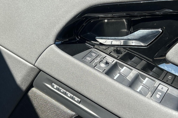 Used Land Rover Range Rover Evoque 2025 for sale - 75459656: Photo 25