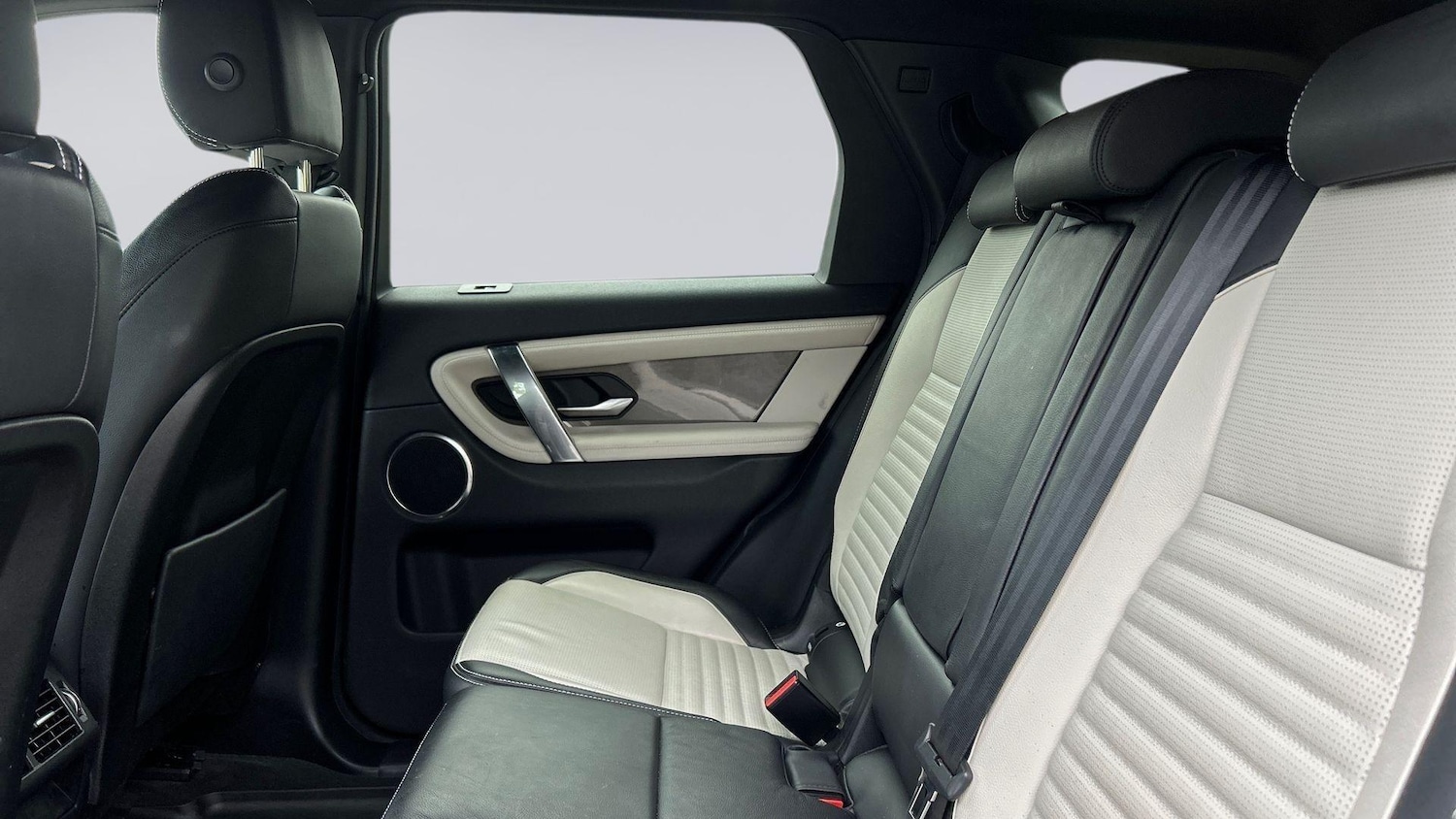 Used Land Rover Discovery Sport 2019 for sale - 76151284: Photo 4