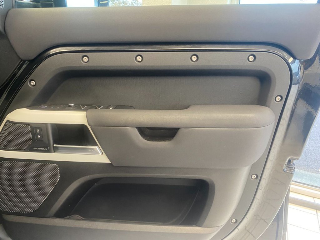 Used Land Rover Defender 2021 for sale - 77547271: Photo 37