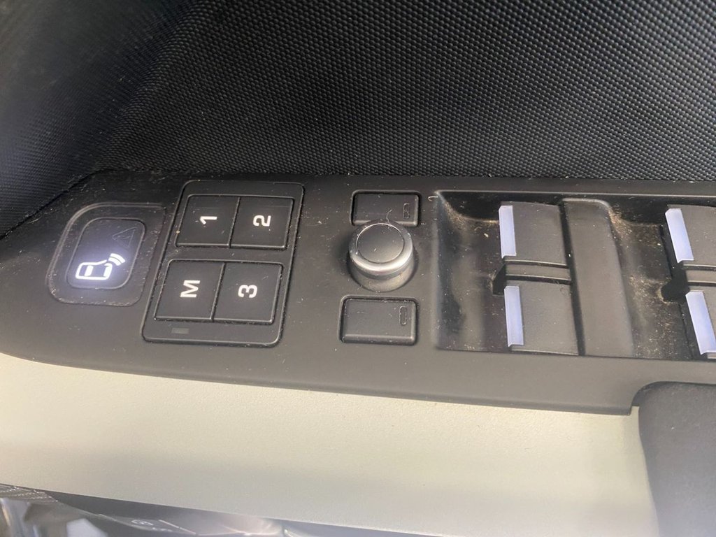 Used Land Rover Defender 2021 for sale - 77547271: Photo 41