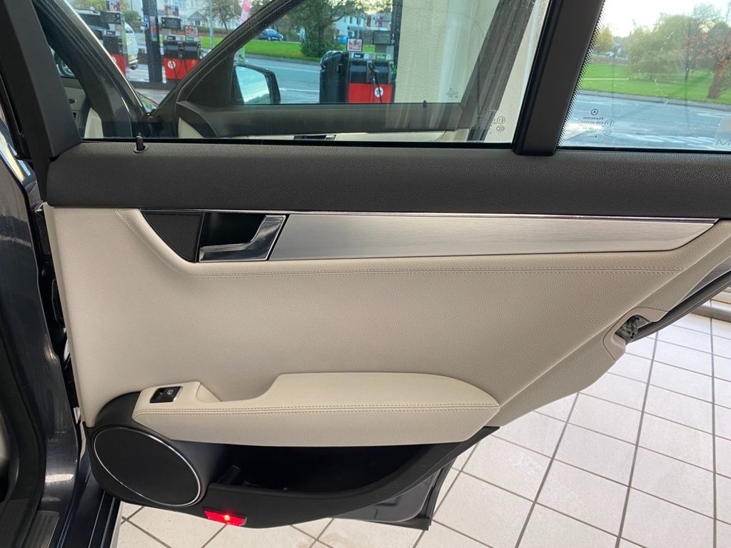 Used Mercedes-Benz C Class 2009 for sale - 76724454: Photo 15