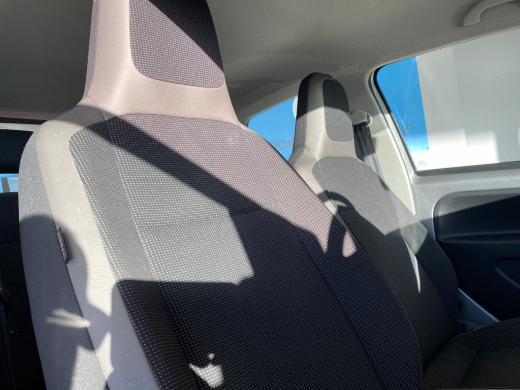 Used Volkswagen up! 2014 for sale - 76439394: Photo 14