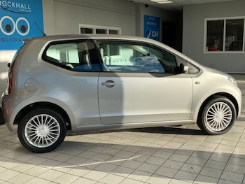 Used Volkswagen up! 2014 for sale - 76439394: Photo