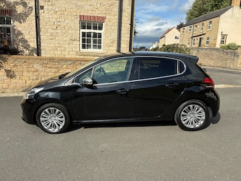 Used Peugeot 208 2018 for sale - 76024265: Photo
