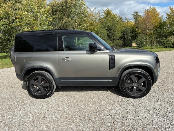 Used Land Rover Defender 2023 for sale - 75604443: Photo 4