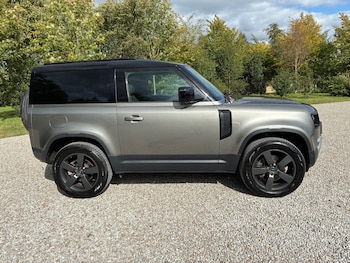 Used Land Rover Defender 2023 for sale - 75604443: Photo