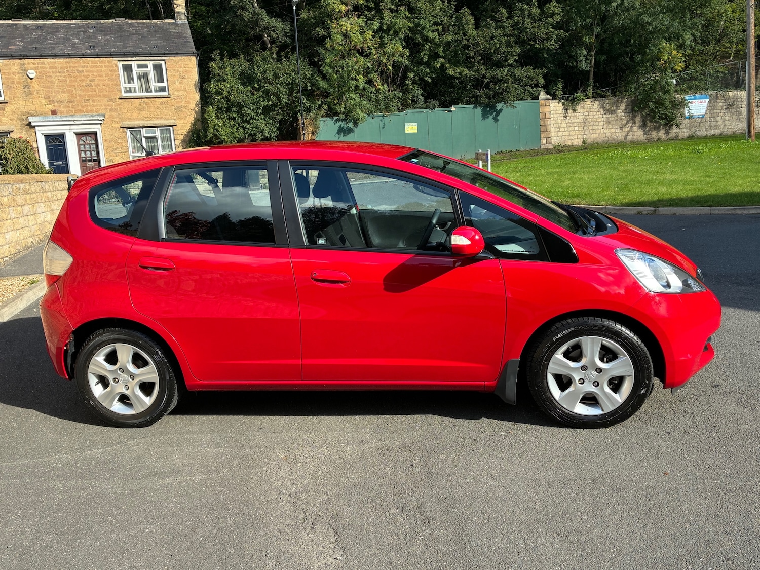 Used Honda Jazz 2010 for sale - 76387468: Photo 2