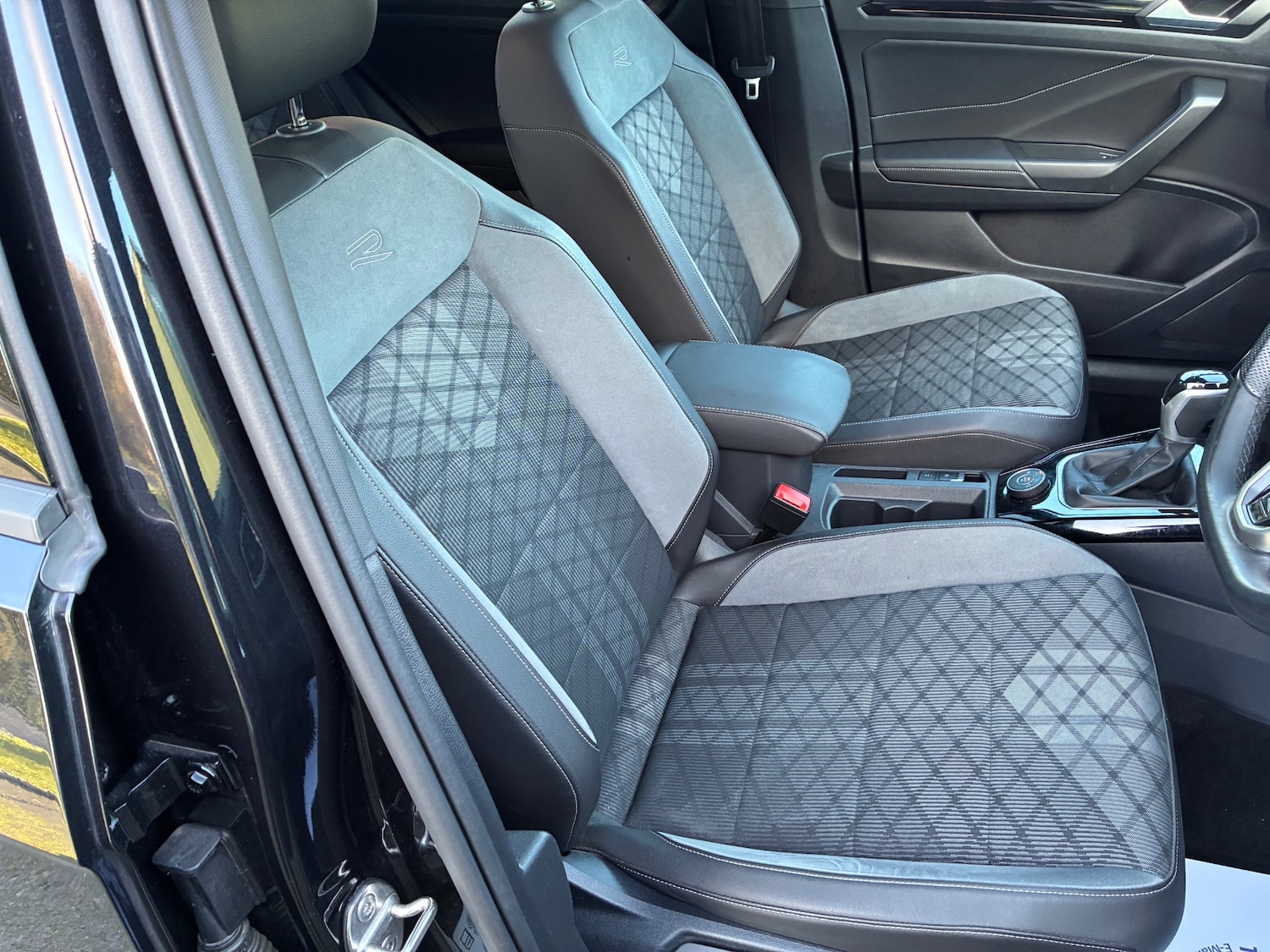 Used Volkswagen T-Roc 2022 for sale - 76610229: Photo 14