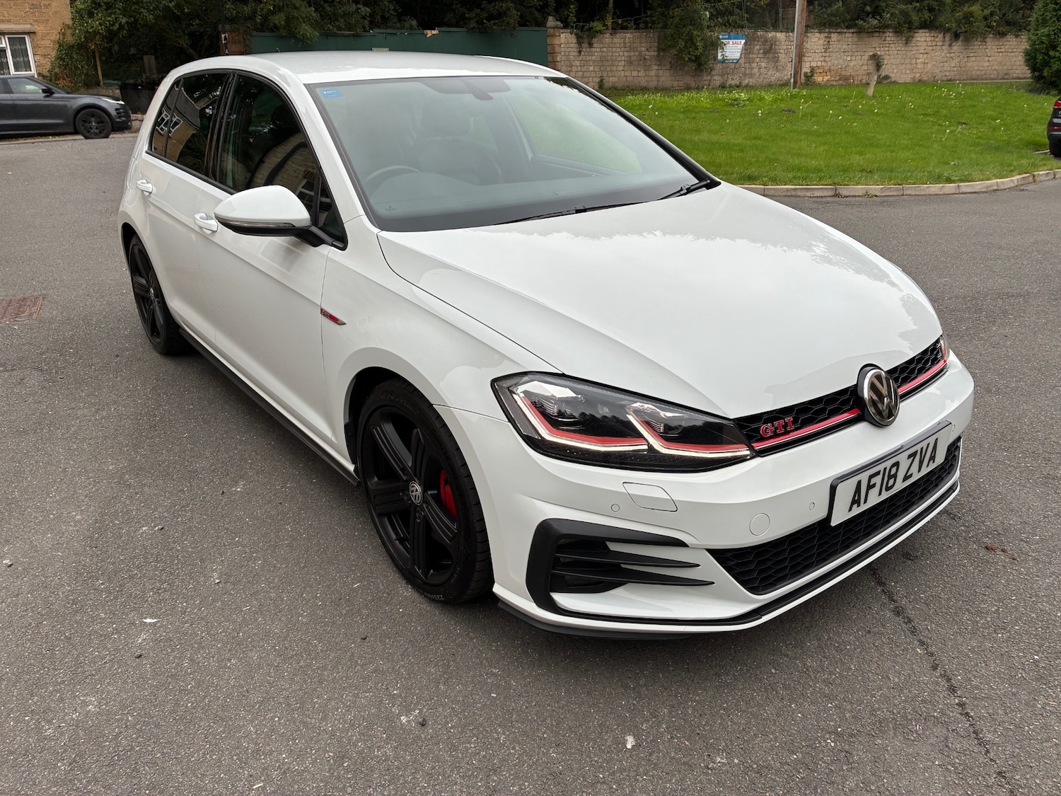 Used Volkswagen Golf 2018 for sale - 76309480: Photo 1