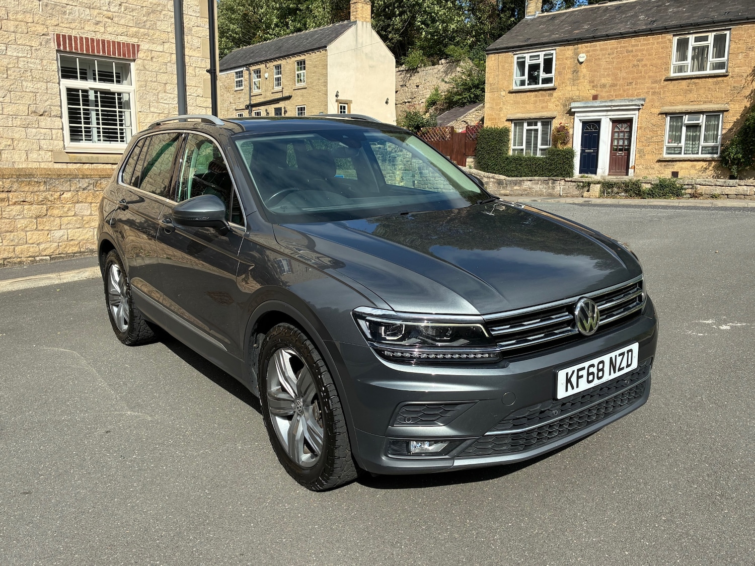 Used Volkswagen Tiguan 2019 for sale - 76024283: Photo 2
