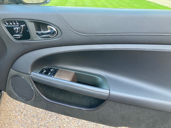 Used Jaguar XK 2011 for sale - 71081220: Photo 20