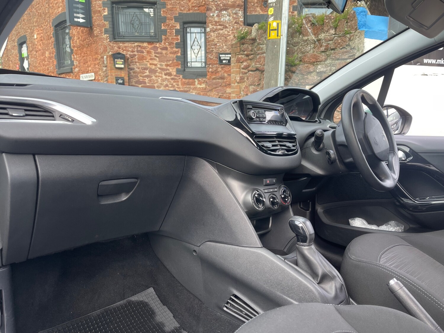 Used Peugeot 208 2013 for sale - 76478268: Photo 11