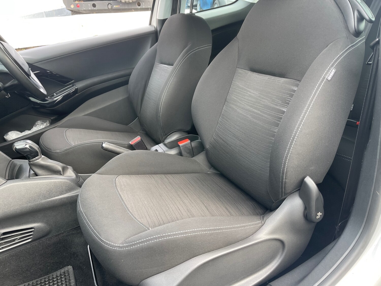 Used Peugeot 208 2013 for sale - 76478268: Photo 12