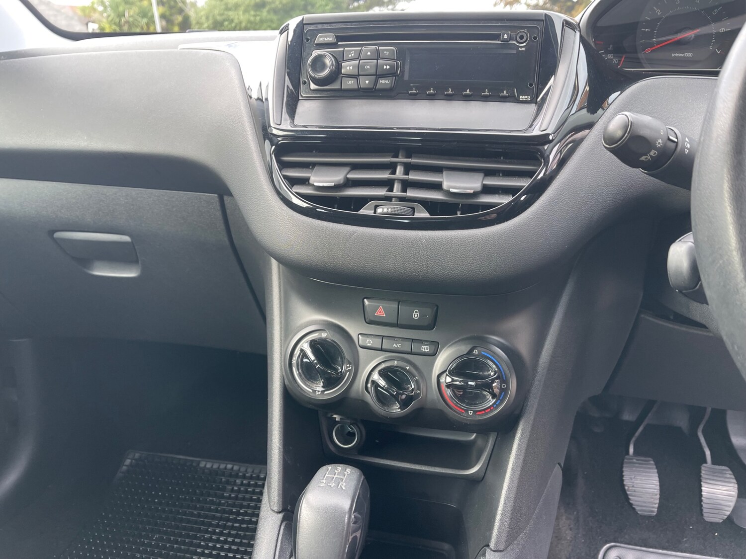 Used Peugeot 208 2013 for sale - 76478268: Photo 17