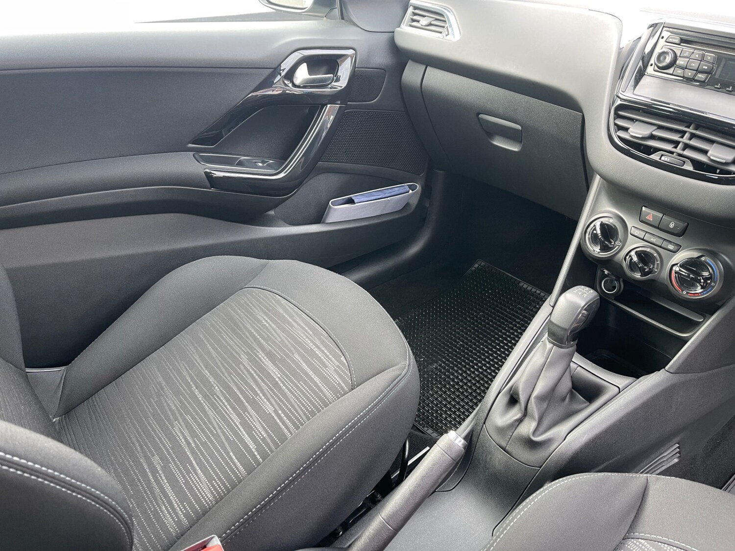 Used Peugeot 208 2013 for sale - 76478268: Photo 20