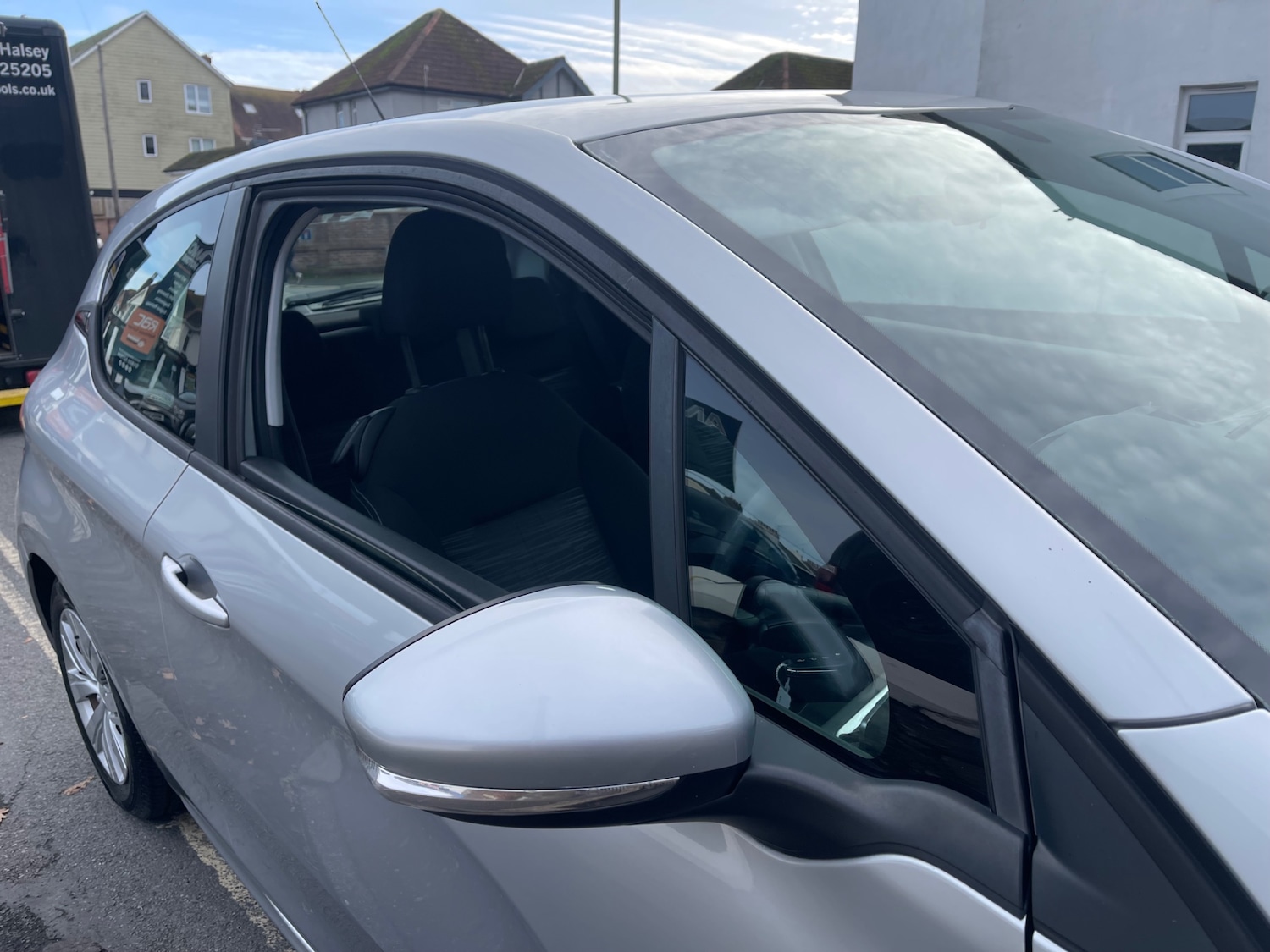 Used Peugeot 208 2013 for sale - 76478268: Photo 31