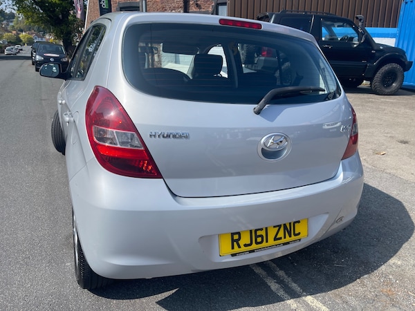 Used Hyundai i20 2011 for sale - 74417097: Photo 4