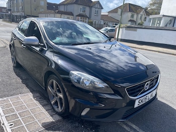 Used Volvo V40 2015 for sale - 78199453: Photo